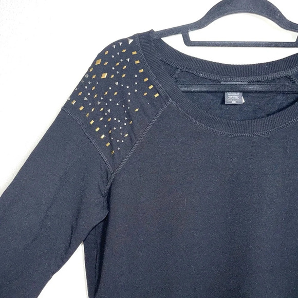 Torrid Black Studded Shoulders Plush Pullover Sweater 00X Women’s - Picture 4 of 11